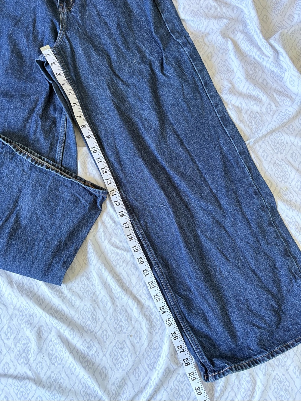 Old Navy Relaxed Wide-Leg Jeans in Dark Blue Denim - Picture 5 of 6